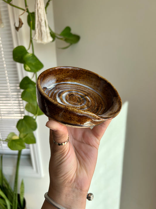 Brown/White Ladle Rest